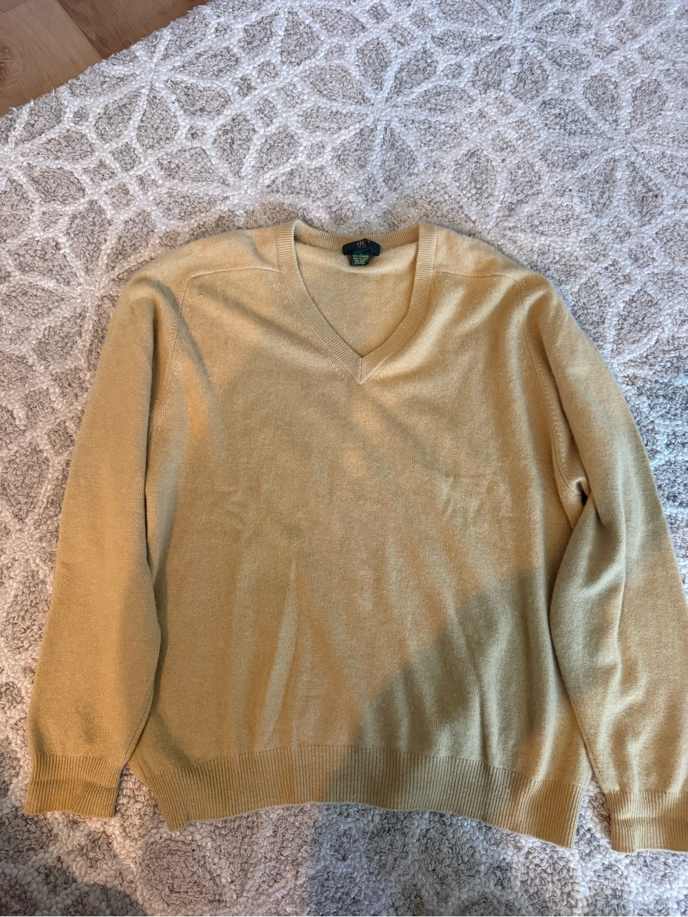 Club Room 100% Cashmere V-Neck Sweater in Mustard